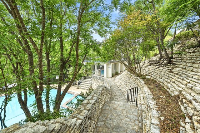 6910 Hart LN 912, Austin, TX 78731