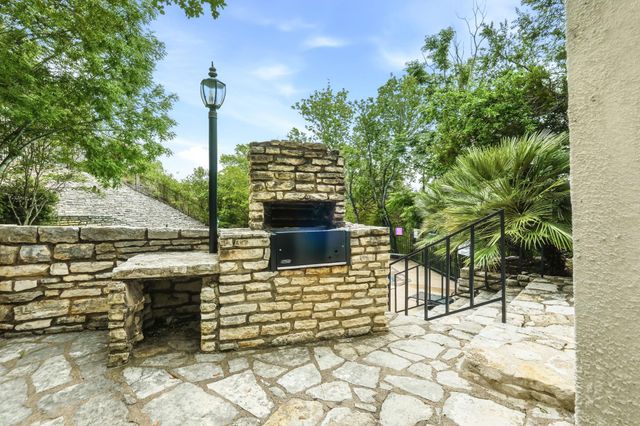 6910 Hart LN 912, Austin, TX 78731