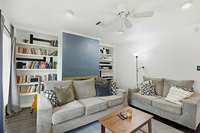 6910 Hart LN 912, Austin, TX 78731