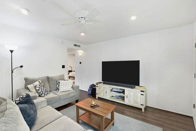 6910 Hart LN 912, Austin, TX 78731