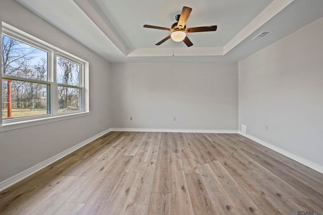 41069 Rustling Oak Dr, Prairieville, LA 70769