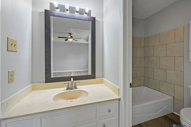 41069 Rustling Oak Dr, Prairieville, LA 70769