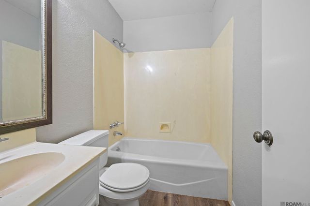 41069 Rustling Oak Dr, Prairieville, LA 70769