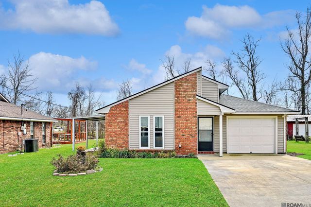 41069 Rustling Oak Dr, Prairieville, LA 70769