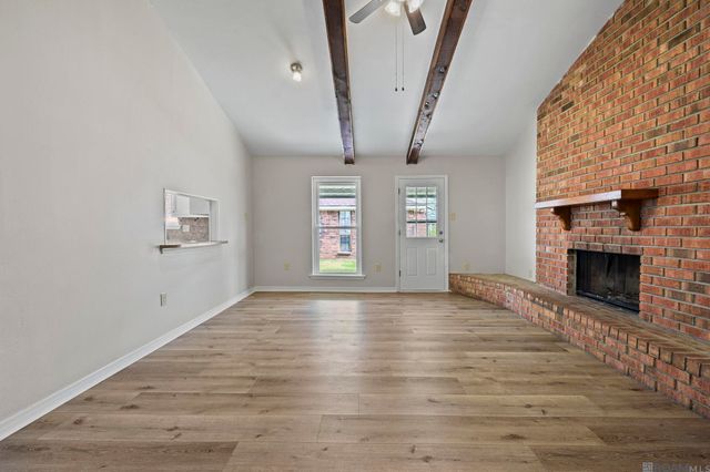 41069 Rustling Oak Dr, Prairieville, LA 70769