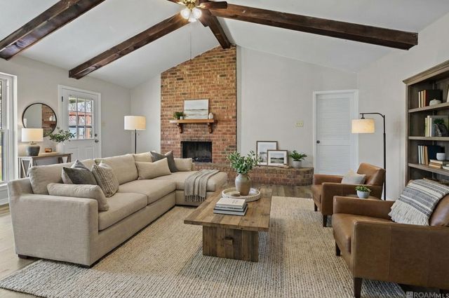 41069 Rustling Oak Dr, Prairieville, LA 70769