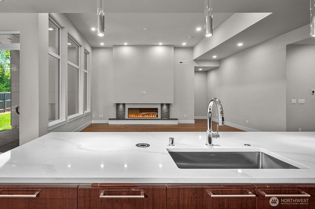 15011 NW 11th Place, Vancouver, WA 98685