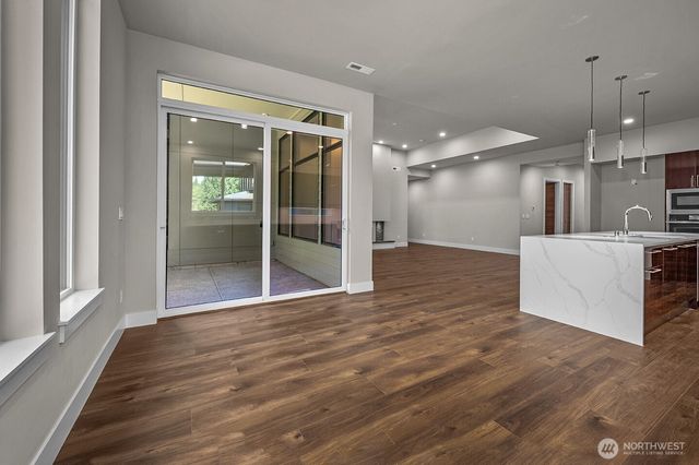 15011 NW 11th Place, Vancouver, WA 98685