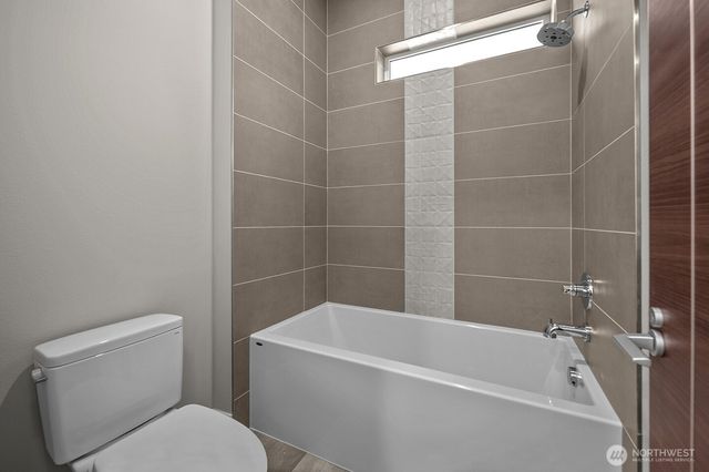 15011 NW 11th Place, Vancouver, WA 98685
