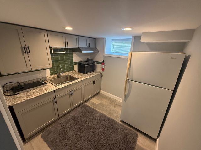 28 Albertina St B, Quincy, MA 02169