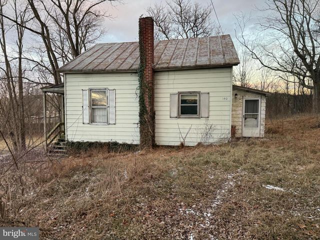 140 CREEK RD, Shermans Dale, PA 17090