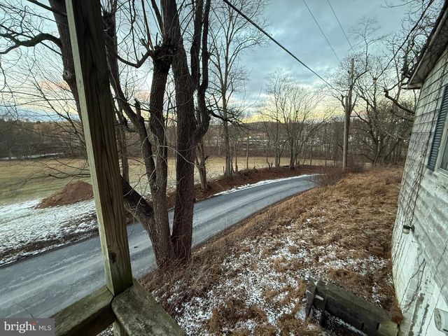 140 CREEK RD, Shermans Dale, PA 17090
