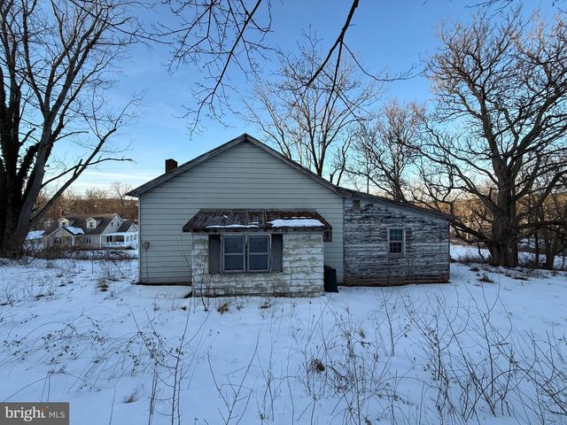 140 CREEK RD, Shermans Dale, PA 17090