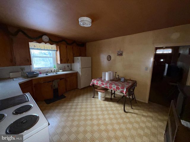 140 CREEK RD, Shermans Dale, PA 17090