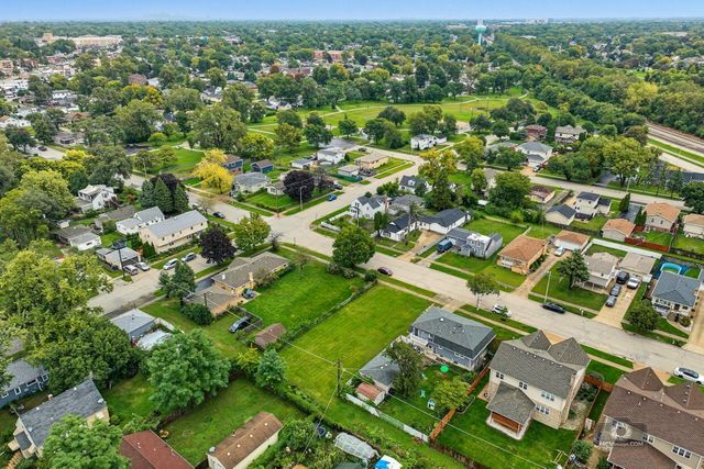 10008 Melvina Avenue, Oak Lawn, IL 60453