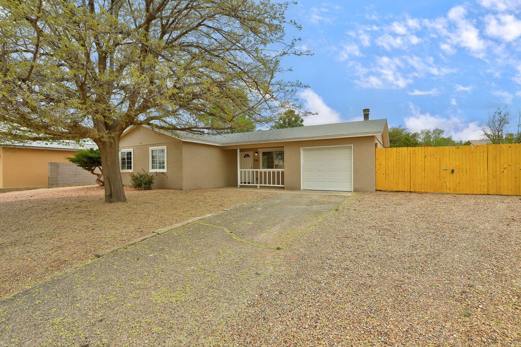 700 Atlantic Road SE, Rio Rancho, NM 87124