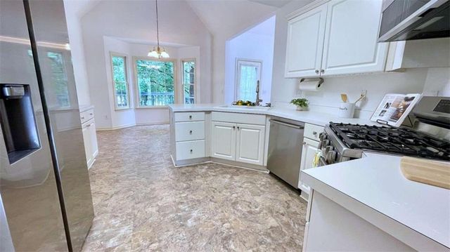 4075 Dream Catcher Drives, Woodstock, GA 30189