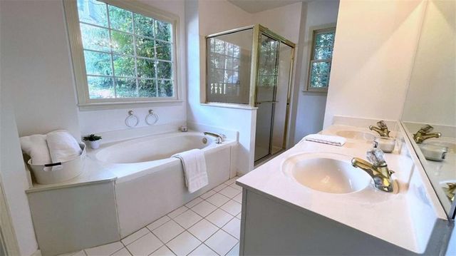 4075 Dream Catcher Drives, Woodstock, GA 30189