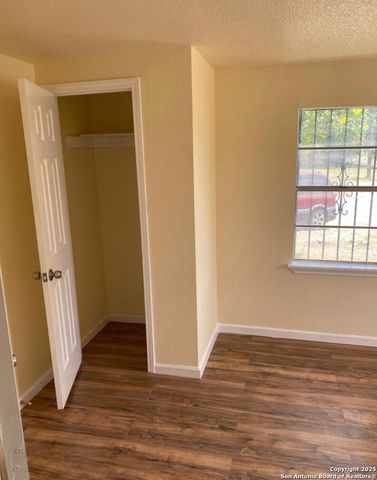 811 Cantrell, San Antonio, TX 78221