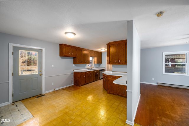 430 W 9th Street, Siler City, NC 27344