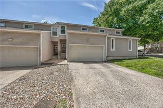 1421 E Mart-Way Circle C, Olathe, KS 66061
