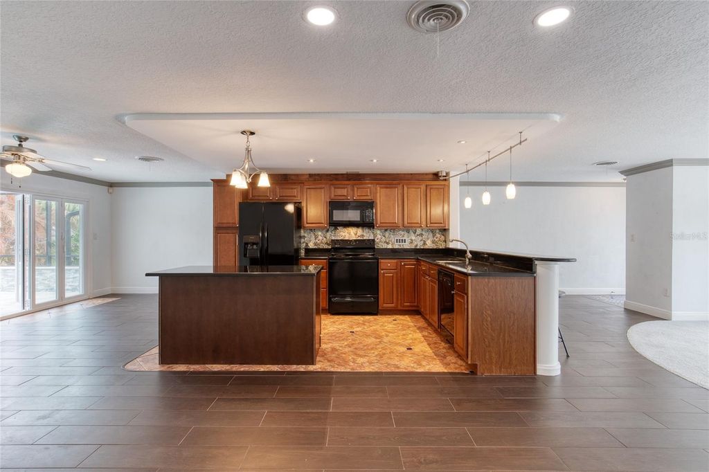 Image 14 of property listing at 19 WOODHAVEN CIRCLE, Ormond Beach, FL 32176