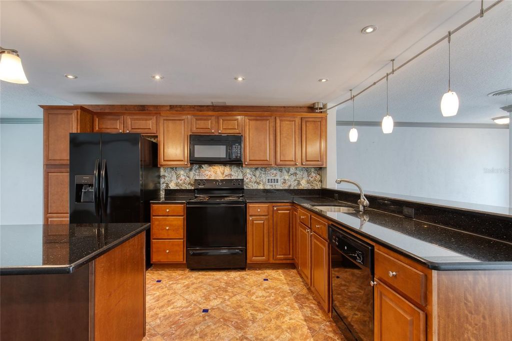 Image 15 of property listing at 19 WOODHAVEN CIRCLE, Ormond Beach, FL 32176