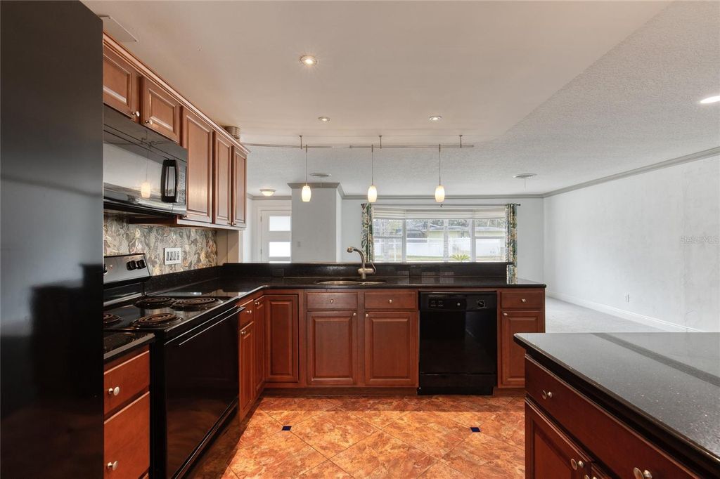 Image 16 of property listing at 19 WOODHAVEN CIRCLE, Ormond Beach, FL 32176