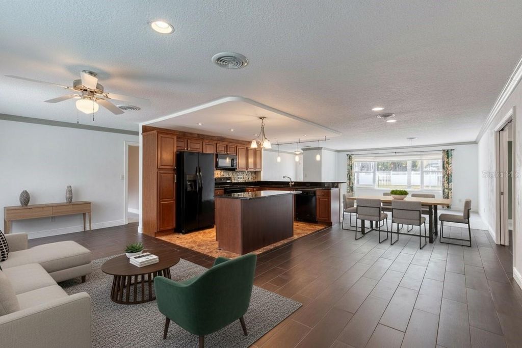 Image 18 of property listing at 19 WOODHAVEN CIRCLE, Ormond Beach, FL 32176