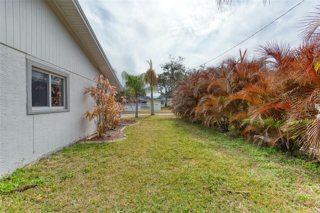 Image 50 of property listing at 19 WOODHAVEN CIRCLE, Ormond Beach, FL 32176