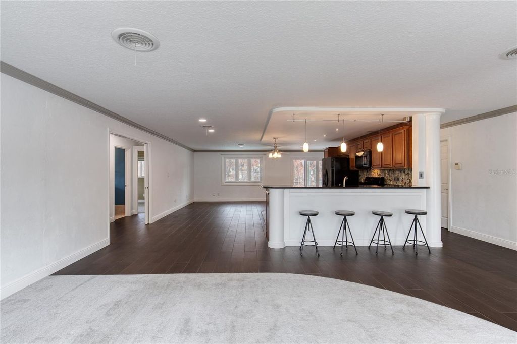 Image 7 of property listing at 19 WOODHAVEN CIRCLE, Ormond Beach, FL 32176