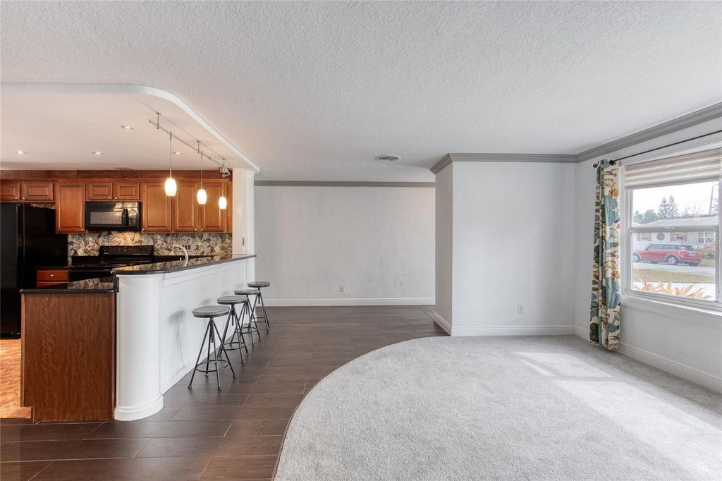 Image 8 of property listing at 19 WOODHAVEN CIRCLE, Ormond Beach, FL 32176