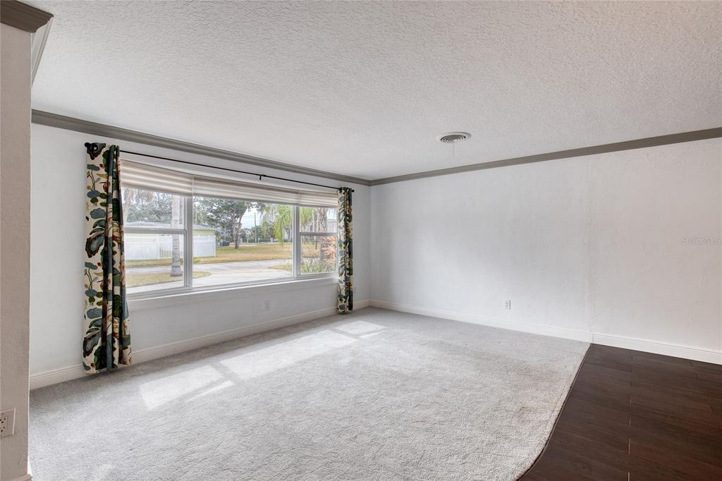 Image 10 of property listing at 19 WOODHAVEN CIRCLE, Ormond Beach, FL 32176