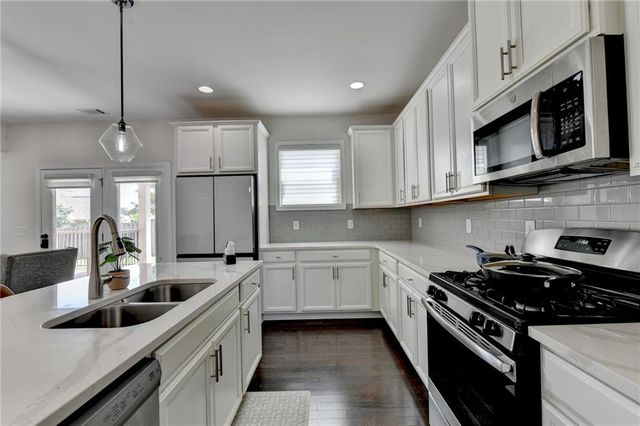 1998 Lakeview Bend Way, Buford, GA 30519