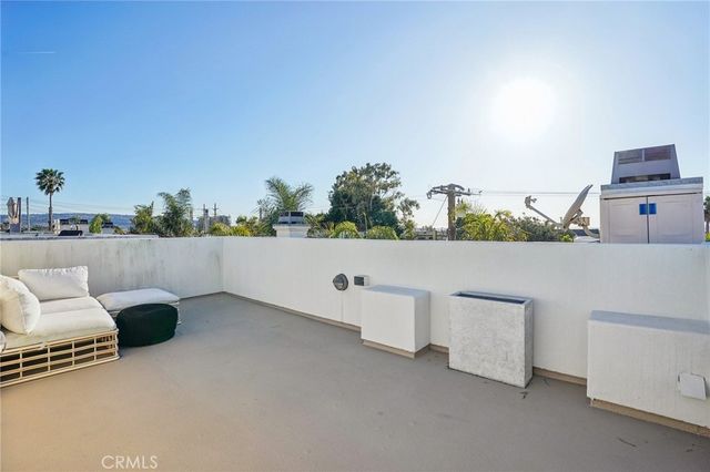 168 Ardmore Avenue, Hermosa Beach, CA 90254