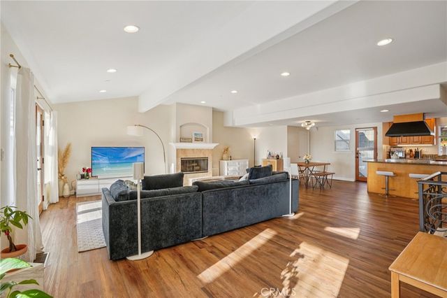 168 Ardmore Avenue, Hermosa Beach, CA 90254