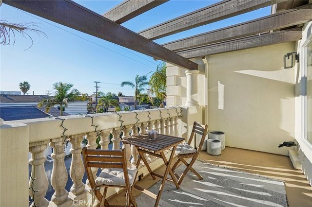 168 Ardmore Avenue, Hermosa Beach, CA 90254