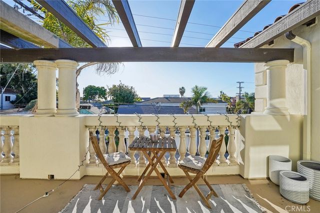 168 Ardmore Avenue, Hermosa Beach, CA 90254