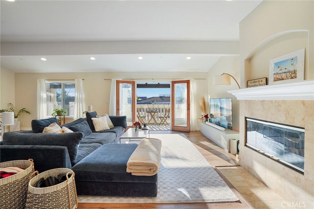 168 Ardmore Avenue, Hermosa Beach, CA 90254