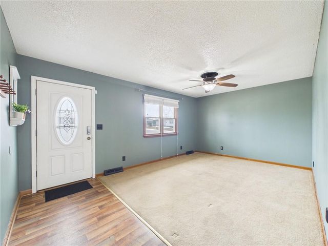 611 Short Street, Knob Noster, MO 65336