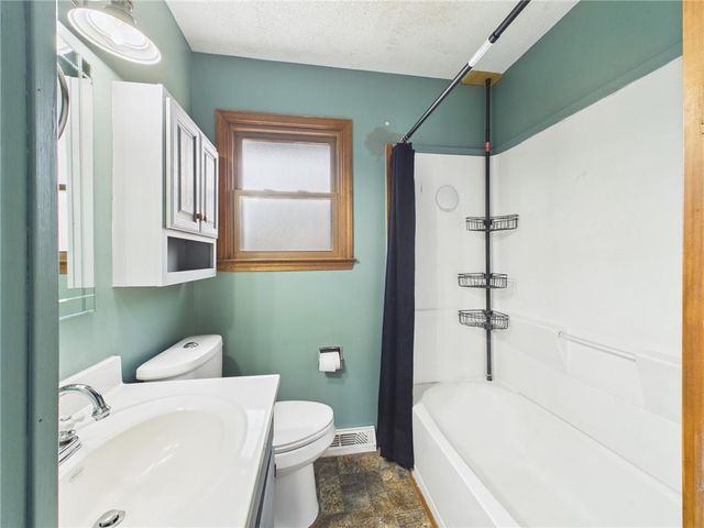 611 Short Street, Knob Noster, MO 65336