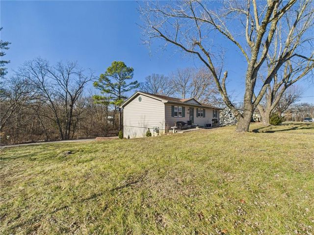 611 Short Street, Knob Noster, MO 65336