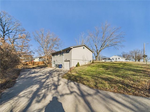 611 Short Street, Knob Noster, MO 65336