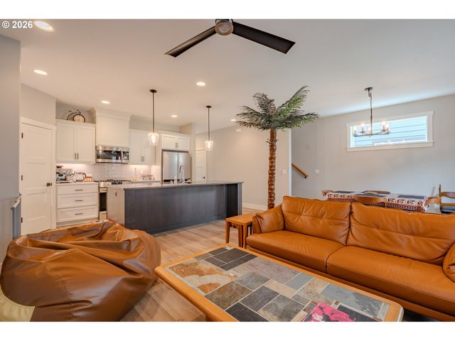 12020 Ne 108TH St, Vancouver, WA 98662