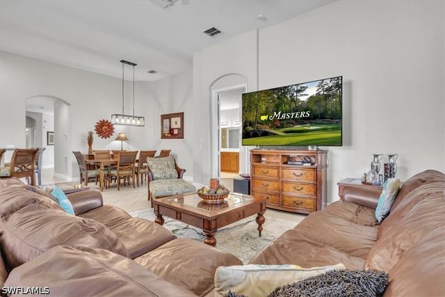 9276 Aviano DR 202, Fort Myers, FL 33913