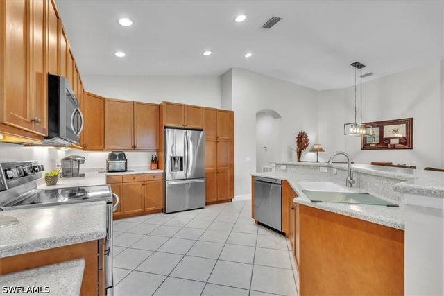 9276 Aviano DR 202, Fort Myers, FL 33913