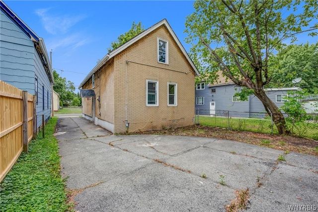 235 Courtland Avenue, Buffalo, NY 14215