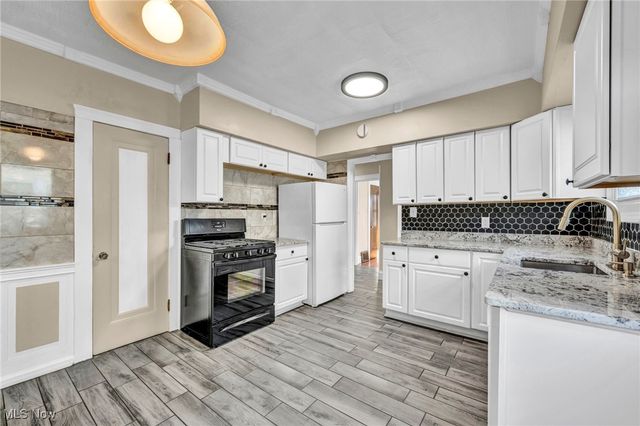 3699 W 165th Street, Cleveland, OH 44111