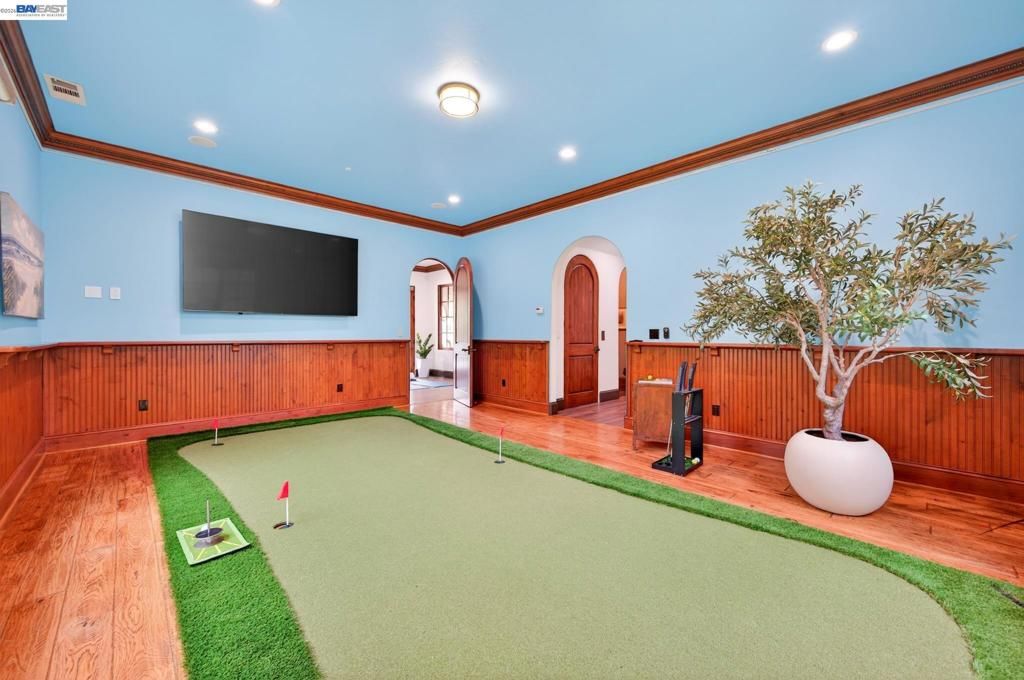 Image 34 of property listing at 2751 Crellin RD, Pleasanton, CA 94566