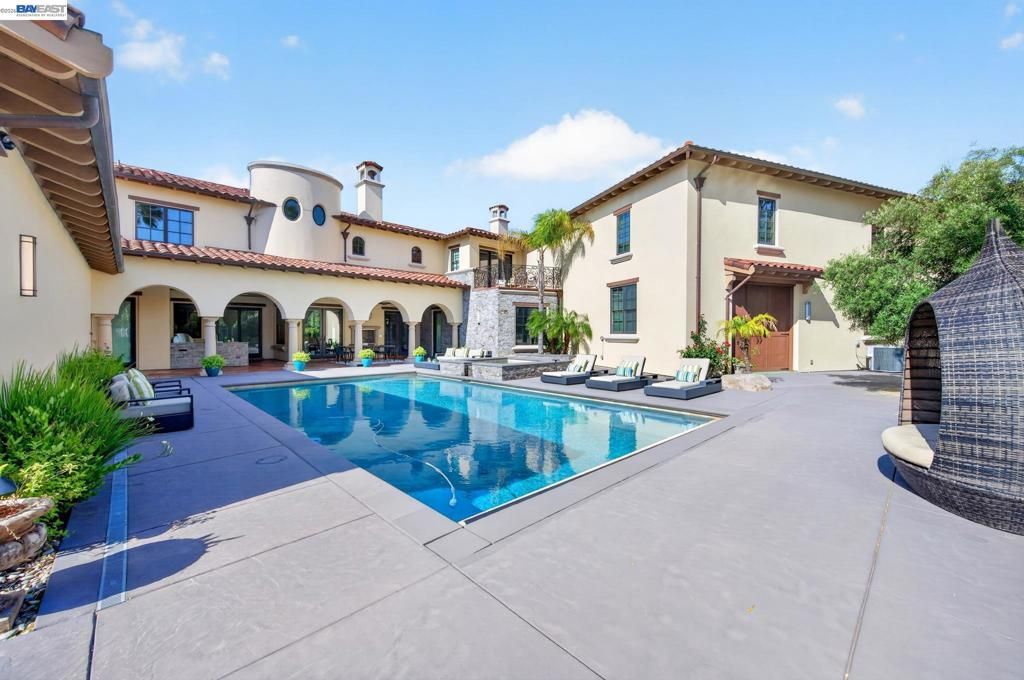 Image 5 of property listing at 2751 Crellin RD, Pleasanton, CA 94566